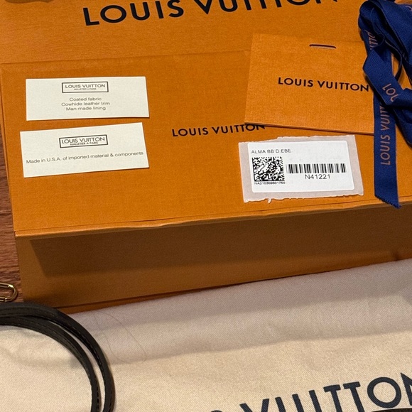 ***SOLD*** Louis Vuitton Alma BB - Picture 2 of 10